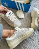 campus 00s X Bad Bunny bege