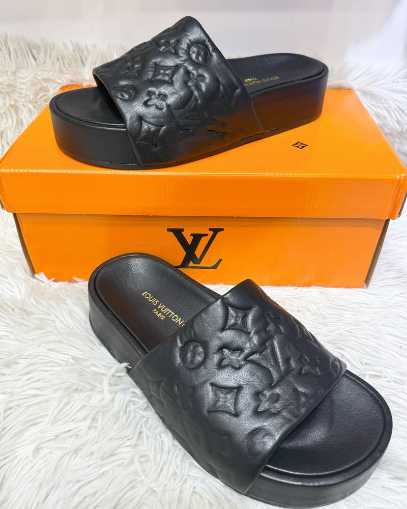 Chinelo Lo cout preto