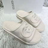 Chinelo Gu slide off