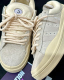 campus 00s X Bad Bunny bege