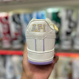 Modelo contorn lilás