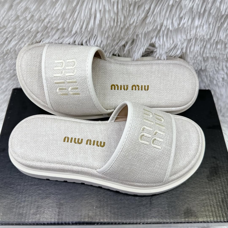 Chinelo Mi resort areia