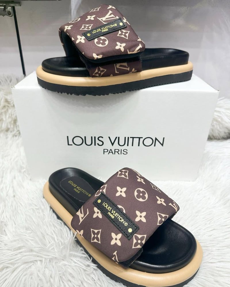 Chinelo Lo retrô preto