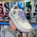 Modelo contorn lilás