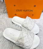 Chinelo Lo cout branco