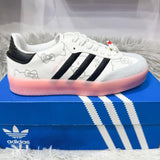 Adi samba X Hellol Kitty cinza