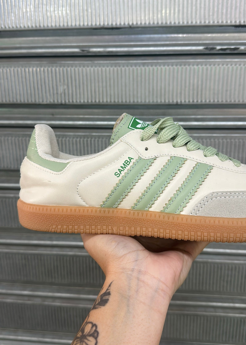 Modelo samba verde claro