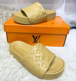 Chinelo Lo cout caramelo